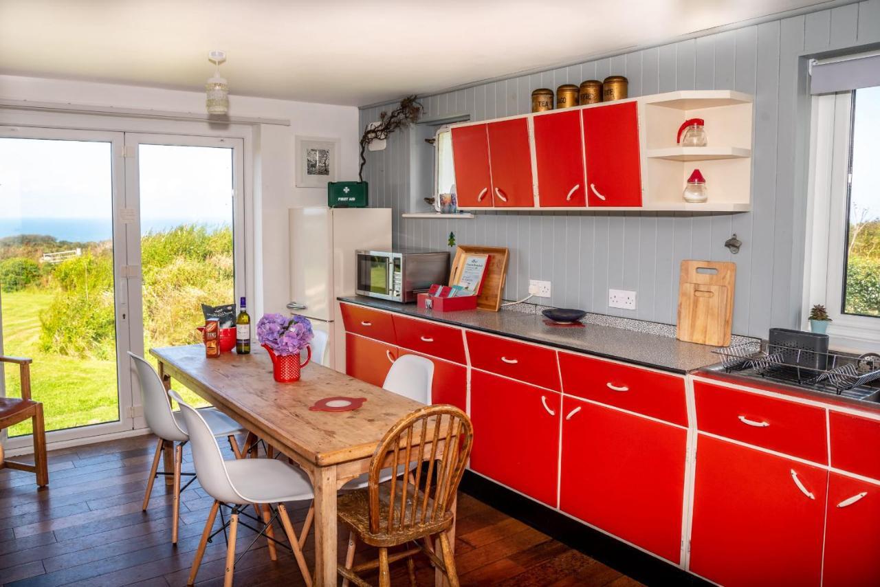 Finest Retreats - Western Watch - Sea Views, Pets Accepted, Sleeps 6 Lower Boscaswell Экстерьер фото