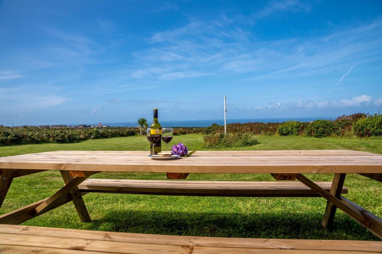 Finest Retreats - Western Watch - Sea Views, Pets Accepted, Sleeps 6 Lower Boscaswell Экстерьер фото
